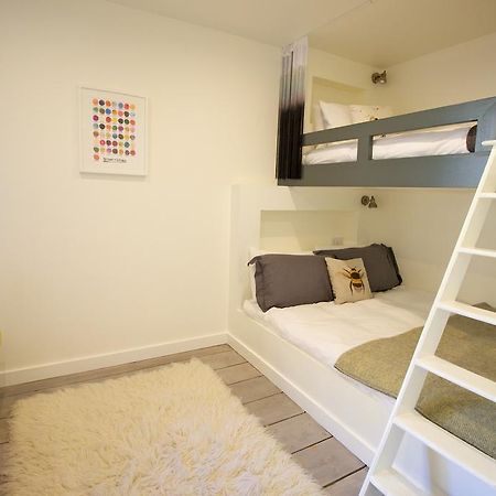 Old Town Castle View Apartment Edimburgo Esterno foto