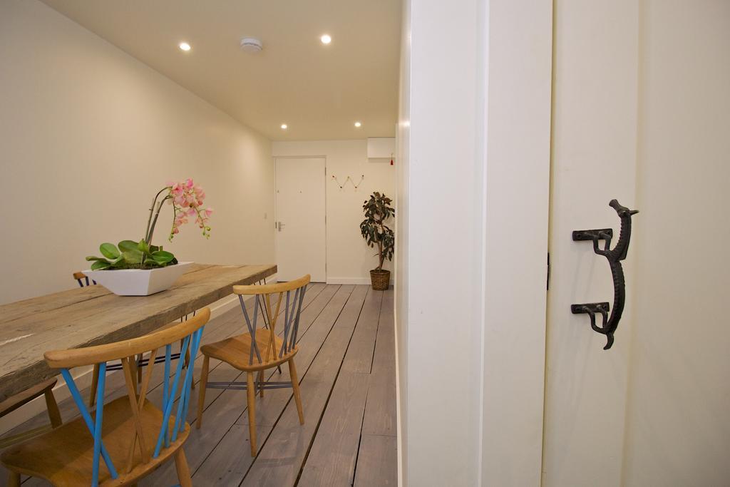 Old Town Castle View Apartment Edimburgo Esterno foto