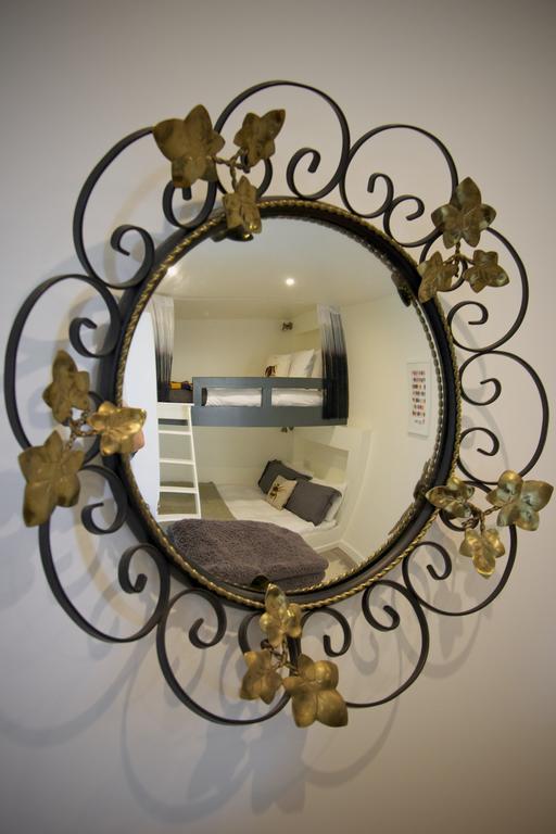 Old Town Castle View Apartment Edimburgo Esterno foto